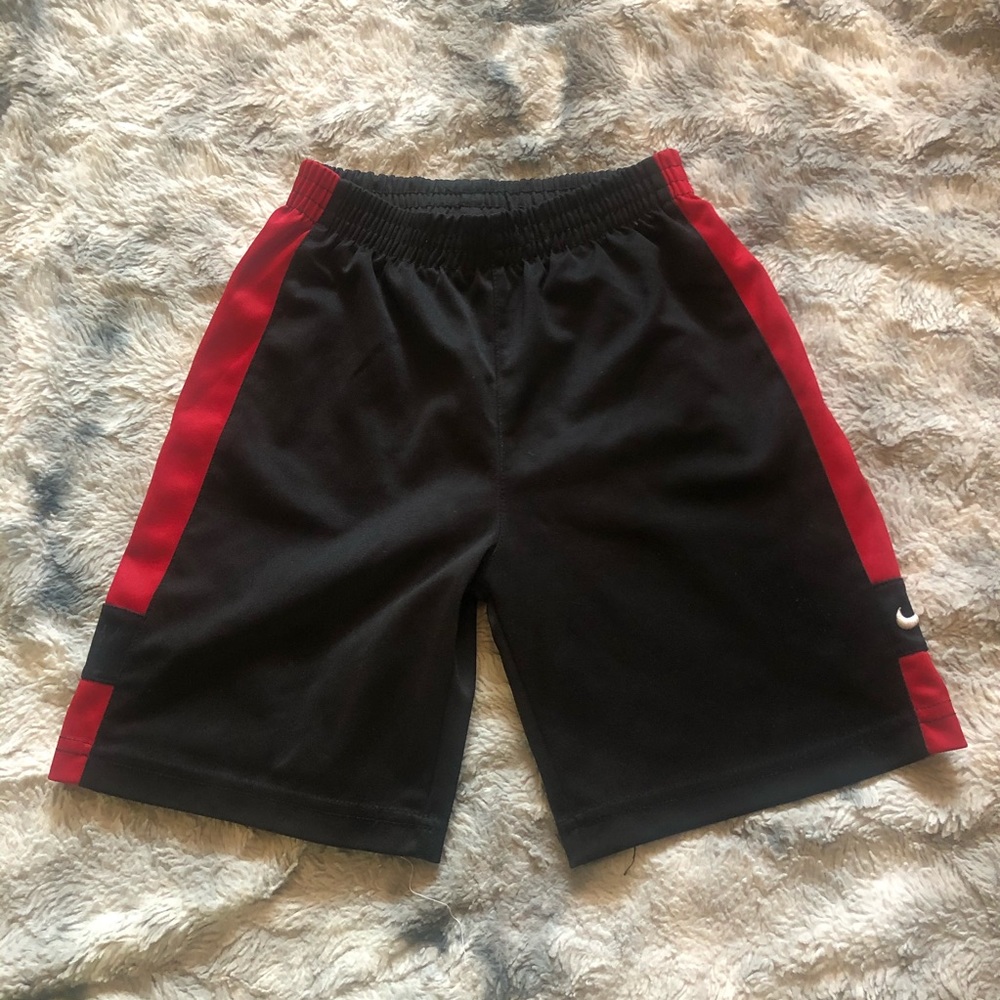 Nike Boys Short - Size 6